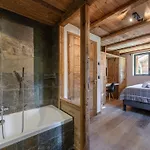 à Avec Sauna Et Jacuzzi - Fr-1-343-253