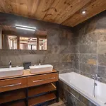 à Avec Sauna Et Jacuzzi - Fr-1-343-253 Chamonix